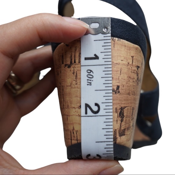 Naturalizer fitz Strappy Wedges Sandals size 9 - Picture 2 of 9